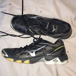 Mizuno volleyball shoes